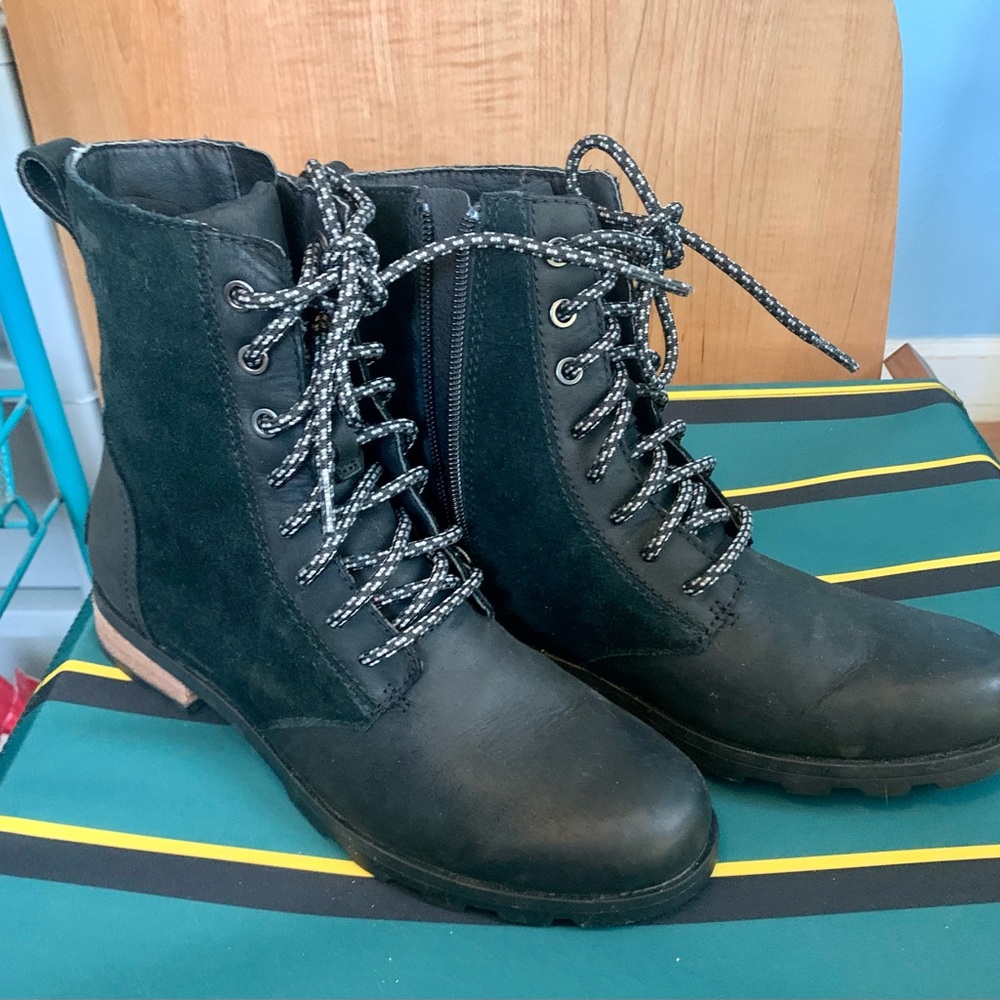 SOREL Emelie Waterproof Combat Boot womens 7.5